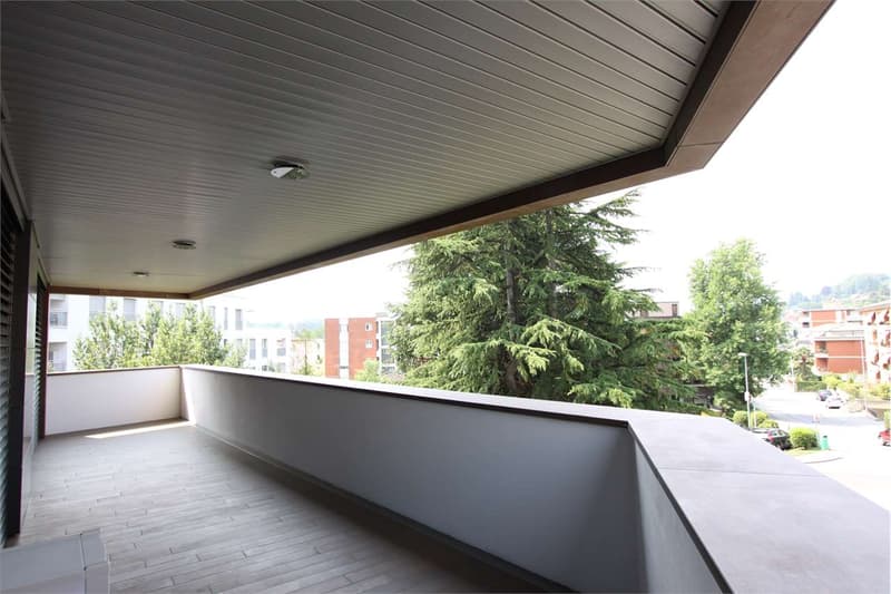 Modern and spacious in excellent location. Ref. 888 (8)