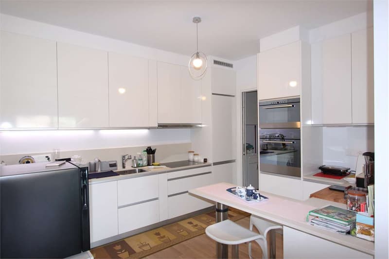 Modern and spacious in excellent location. Ref. 888 (7)