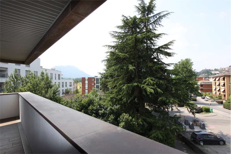 Modern and spacious in excellent location. Ref. 888 (1)