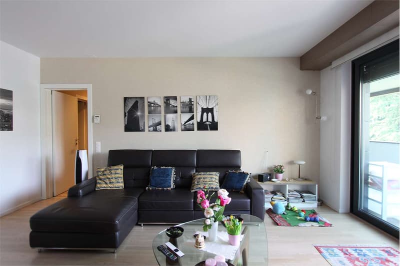 Modern and spacious in excellent location. Ref. 888 (5)