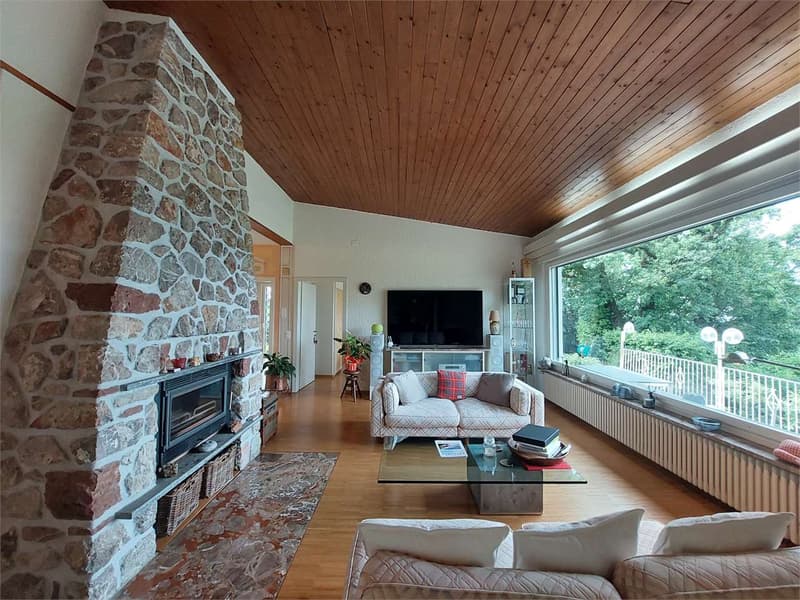 2514_Tremona, wonderful villa surrounded by greenery (4)