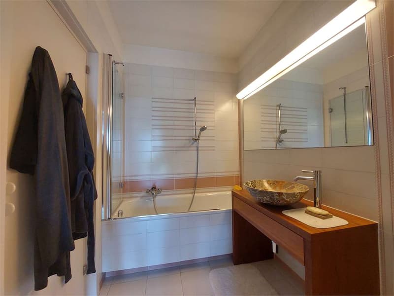 2514_Tremona, wonderful villa surrounded by greenery (9)
