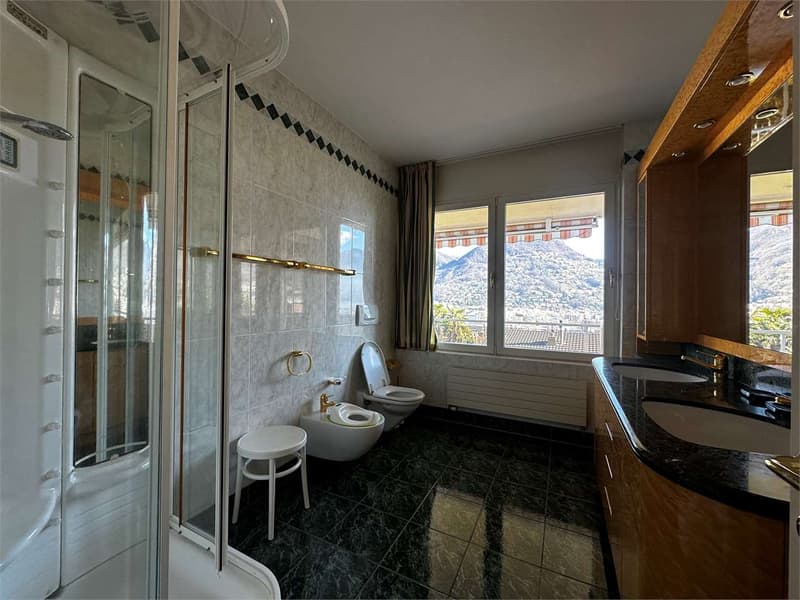 Rif.2645 Elegante Residenza di 400 mq con Vista Lago a Lugano (11)
