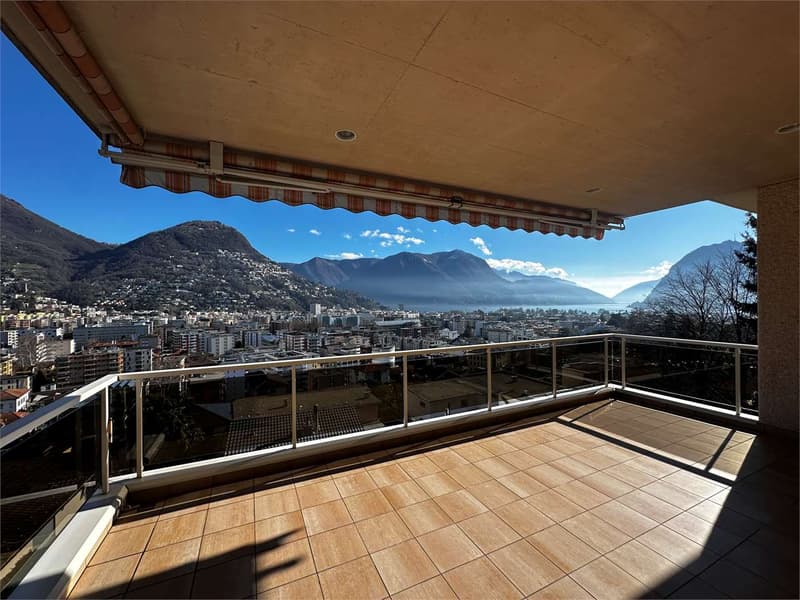 Rif.2645 Elegante Residenza di 400 mq con Vista Lago a Lugano (1)