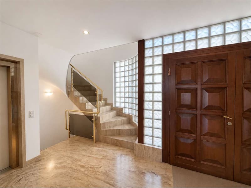 Rif.2645 Elegante Residenza di 400 mq con Vista Lago a Lugano (2)