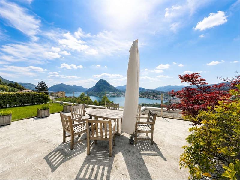 Exclusive Attic with Roof Garden and Panoramic View of Lake Lugano (12)