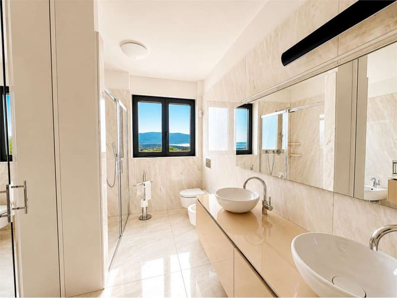 Exclusive Attic with Roof Garden and Panoramic View of Lake Lugano (9)