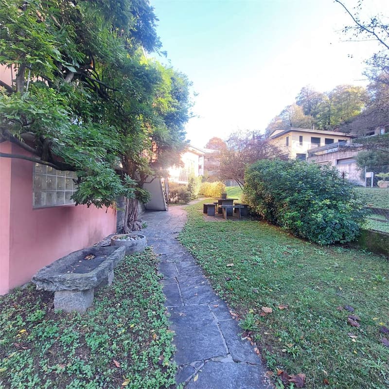 Montagnola, Buildable land with pre-existing villa (5)