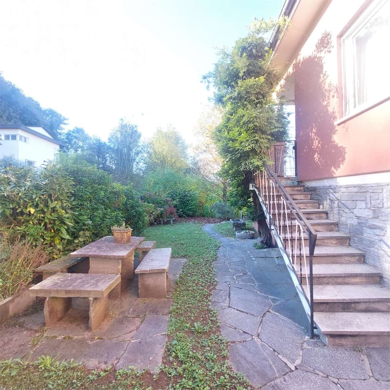 Montagnola, Buildable land with pre-existing villa (4)