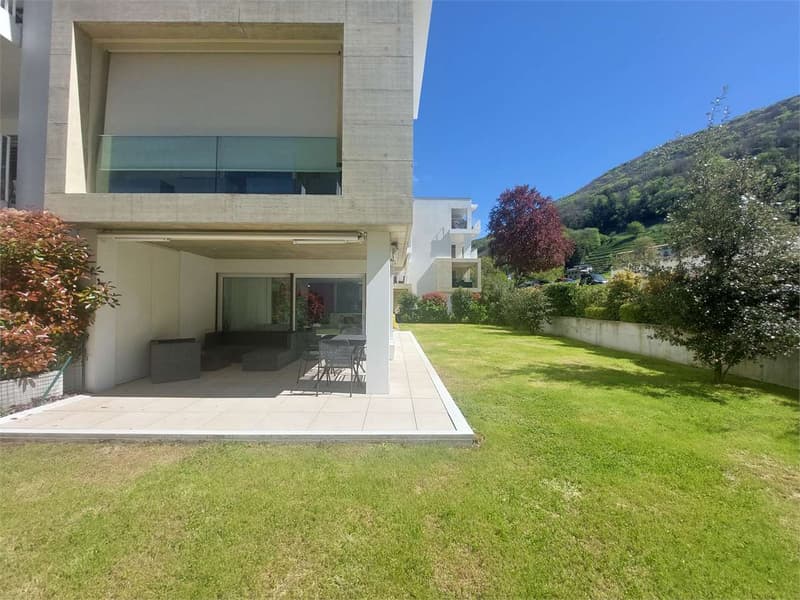 2374_Großes 3.5-Zimmer-Wohnung mit privatem Garten in Barbengo (2)