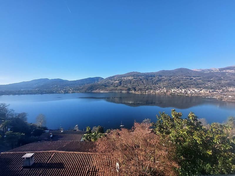 2473_Montagnola, renovated 4.5 rooms with lake view (8)