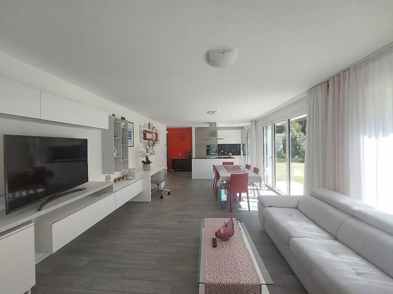 2374_Großes 3.5-Zimmer-Wohnung mit privatem Garten in Barbengo (4)
