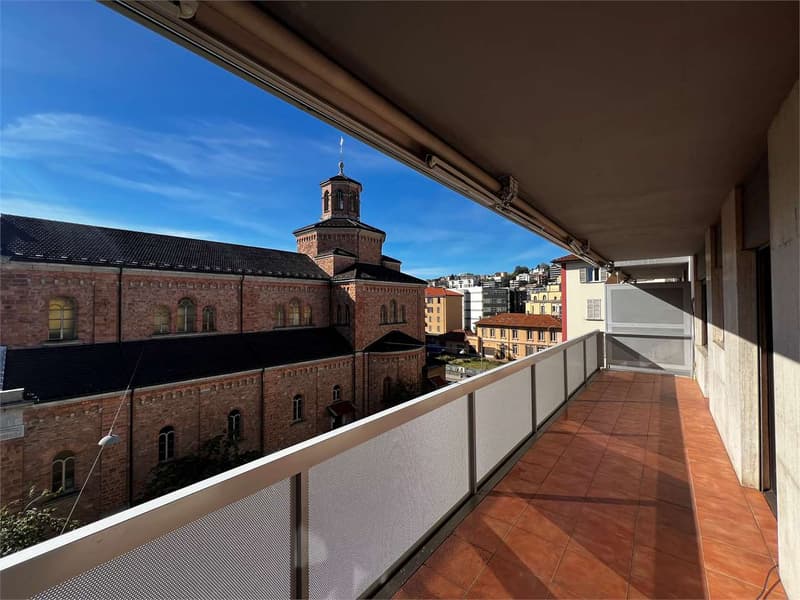 Rif. 2728 Lugano di fronte all'università grazioso 2.5 locali (6)