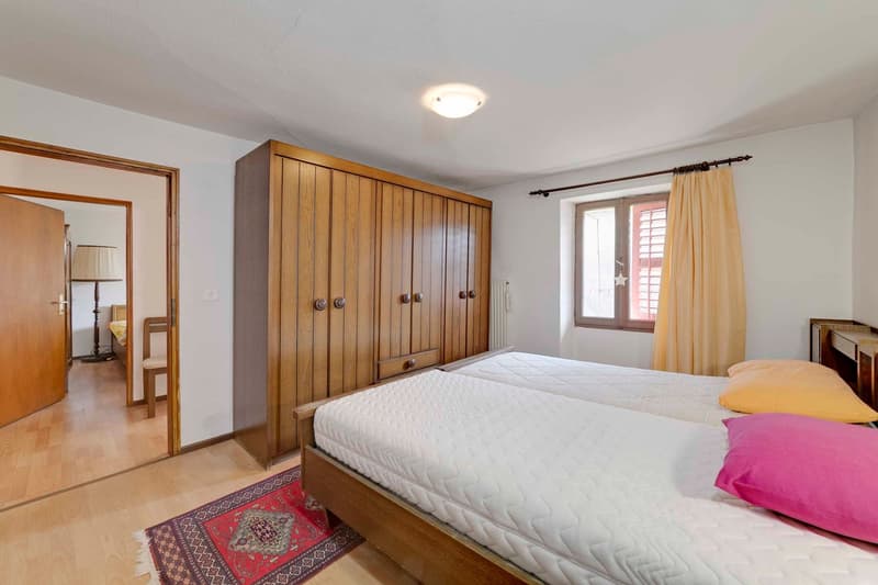 Single-family house with 6 rooms and panoramic view in Isone (12)