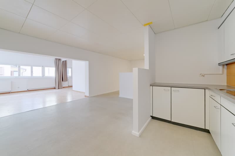 2 MESI GRATUITI - Ufficio Loft moderno di 2.5 locali a Cadro (2)