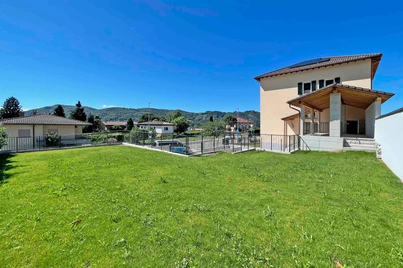 Appartement moderne et élégant avec terrasse couverte et jardin fabuleux (18)