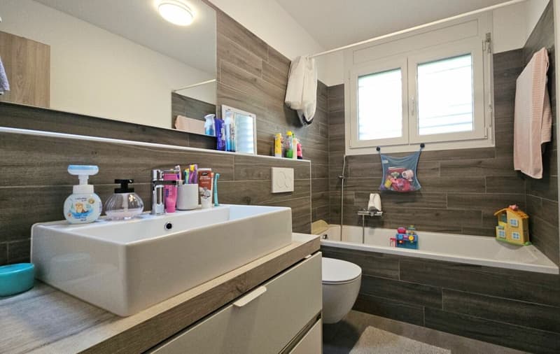 Wohnung mit 4.5 Zimmern und Garten (12)