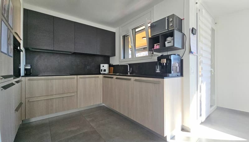Wohnung mit 4.5 Zimmern und Garten (6)