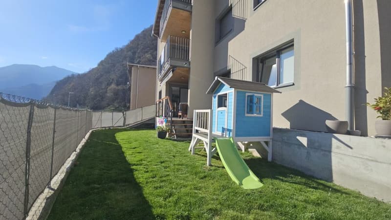 Wohnung mit 4.5 Zimmern und Garten (3)