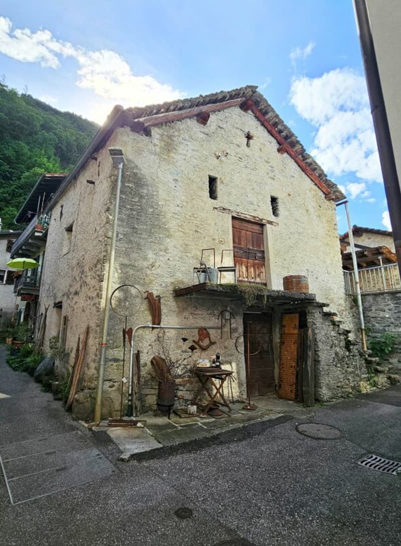 RUSTICO DA RISTRUTTURARE A GNOSCA (4)