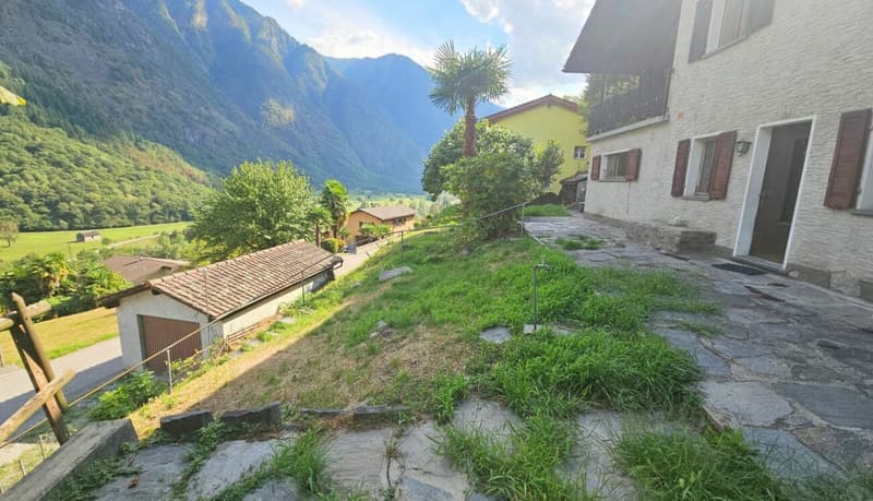 INTERESSANTE CASA UNIFAMILIARE A GRONO-LEGGIA (12)
