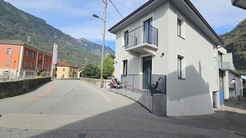 MODERNA CASA UNIFAMILIARE DI 5.5 LOCALI (2)