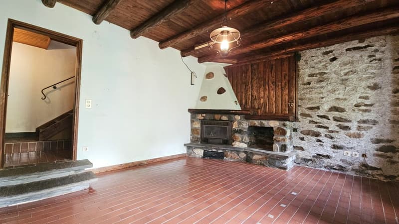 INTERESSANTE CASA UNIFAMILIARE A GRONO-LEGGIA (5)