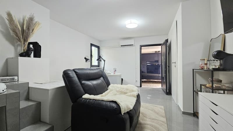 BELLA CASA UNIFAMILIARE DI 5.5 LOCALI (15)
