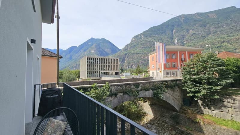 BELLA CASA UNIFAMILIARE DI 5.5 LOCALI (8)