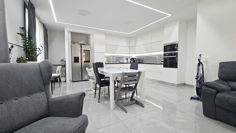 BELLA CASA UNIFAMILIARE DI 5.5 LOCALI (3)