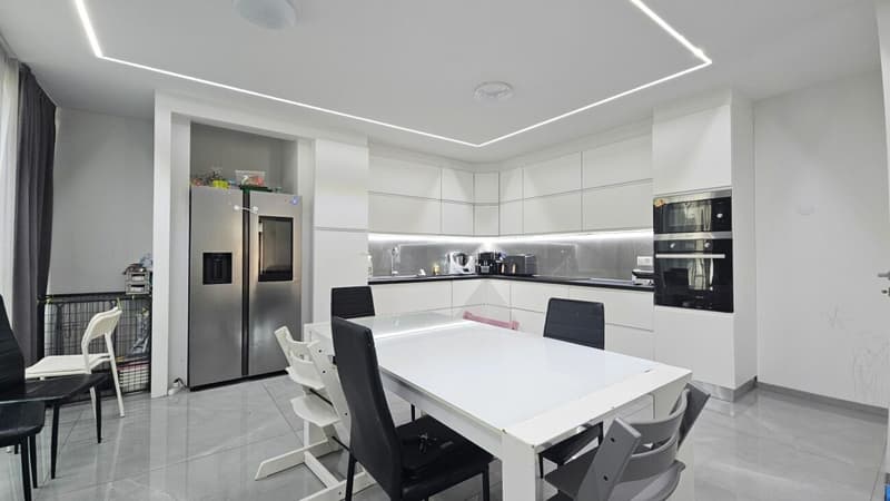 BELLA CASA UNIFAMILIARE DI 5.5 LOCALI (6)