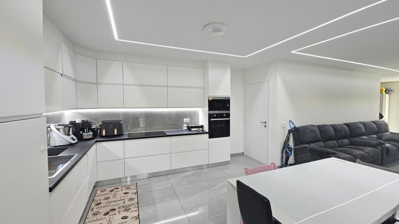 BELLA CASA UNIFAMILIARE DI 5.5 LOCALI (5)