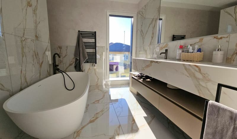 MODERNA VILLA CON PISCINA E ROOFTOP PANORAMICO (12)