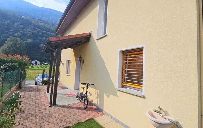 VILLETTA UNIFAMILIARE CON BEL GIARDINO (3)