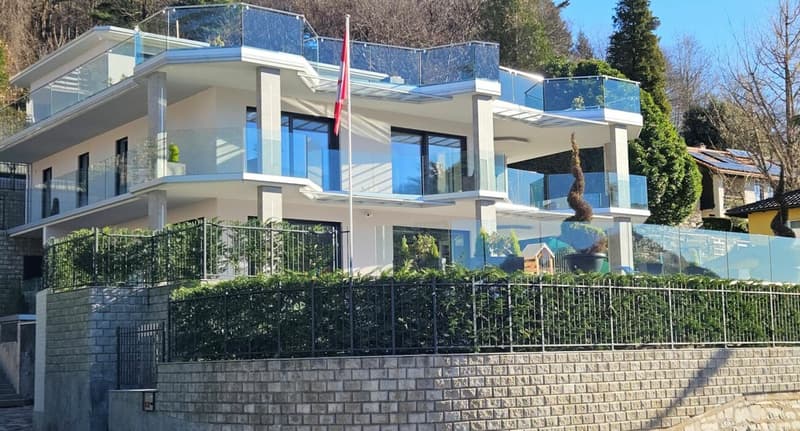 MODERNA VILLA CON PISCINA E ROOFTOP PANORAMICO (3)