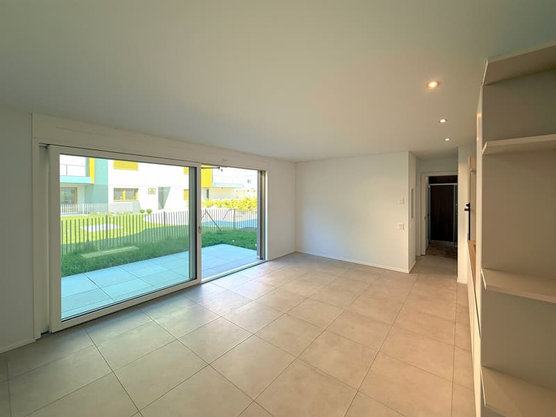 Elegant 2.5-room apartment with garden in Lumino (TI) (2)