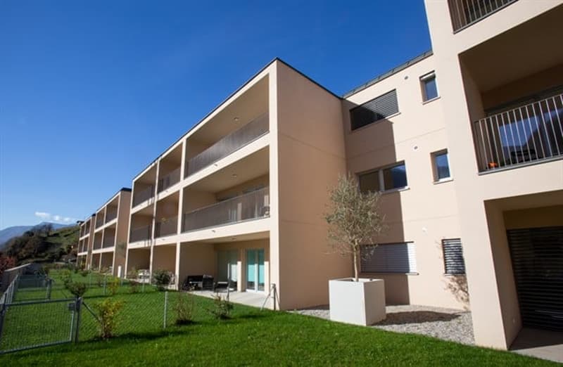 Moderno appartamento di 2.5 locali con ampio balcone a Roveredo (GR) (5)