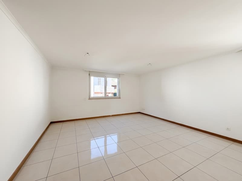Appartement accueillant de 3,5 pièces à Quartino (2)