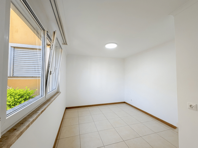 Appartement accueillant de 3,5 pièces à Quartino (4)
