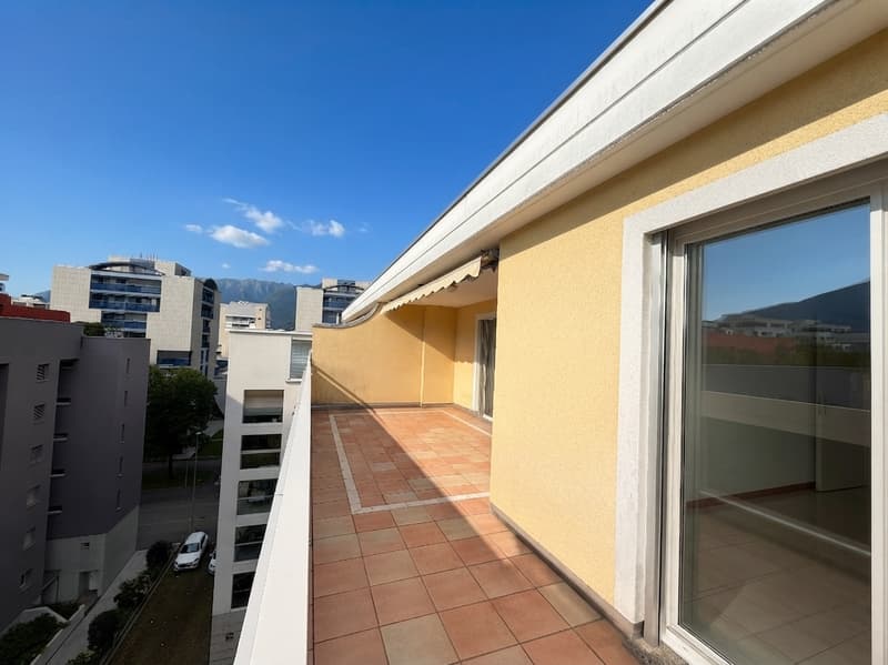 Locarno, attico di 3.5 locali + studio di ampia metratura in prossimità di tutti i servizi (5)