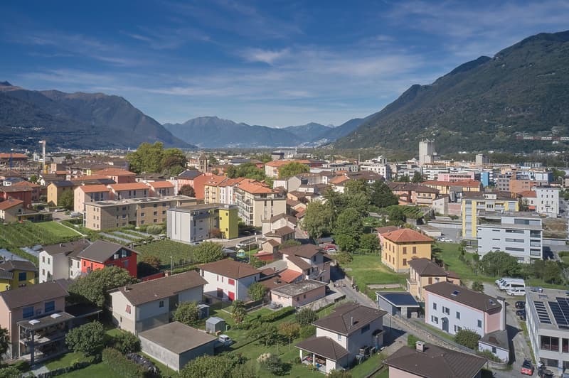 Vendesi attico a Giubiasco (1)