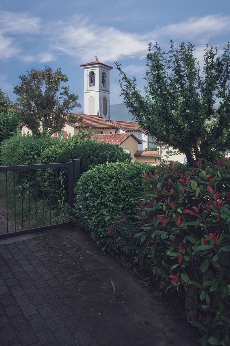 Large 11-room house for rent in Origlio, surrounded by greenery (10)