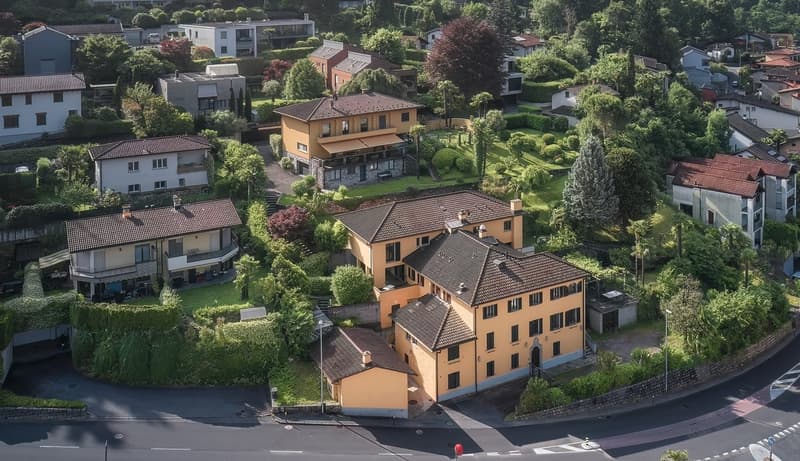 Affittasi prestigioso appartamento di 7 locali in residenza storica a Origlio (2)