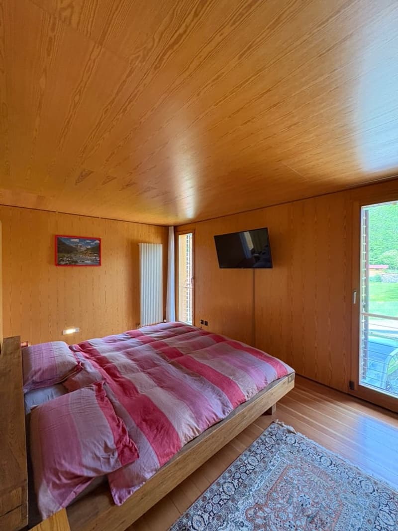 Casa di design in legno immersa nel verde (37)