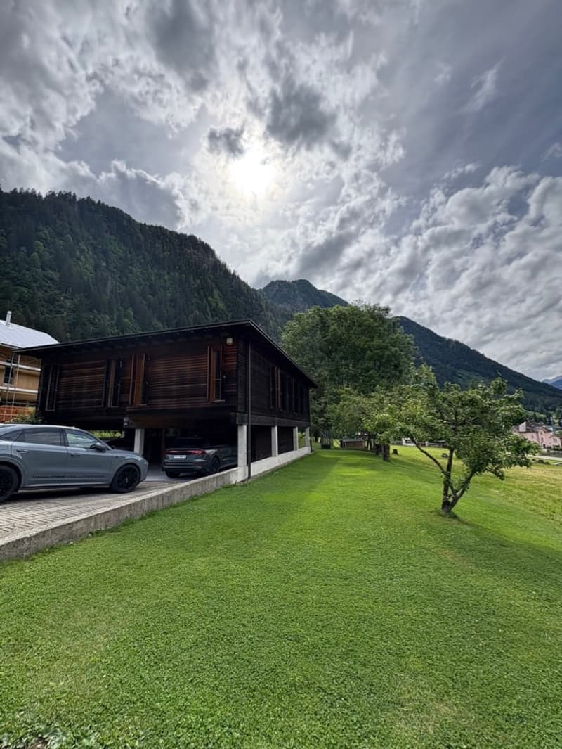 Casa di design in legno immersa nel verde (46)