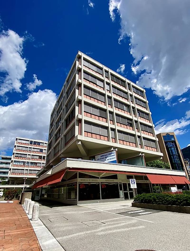 Offices of various sizes in the center of Lugano (1)