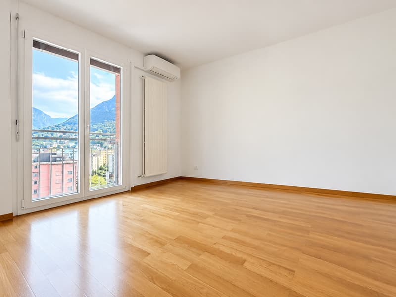 Appartamento luminoso con vista a Lugano – Disponibile subito (6)
