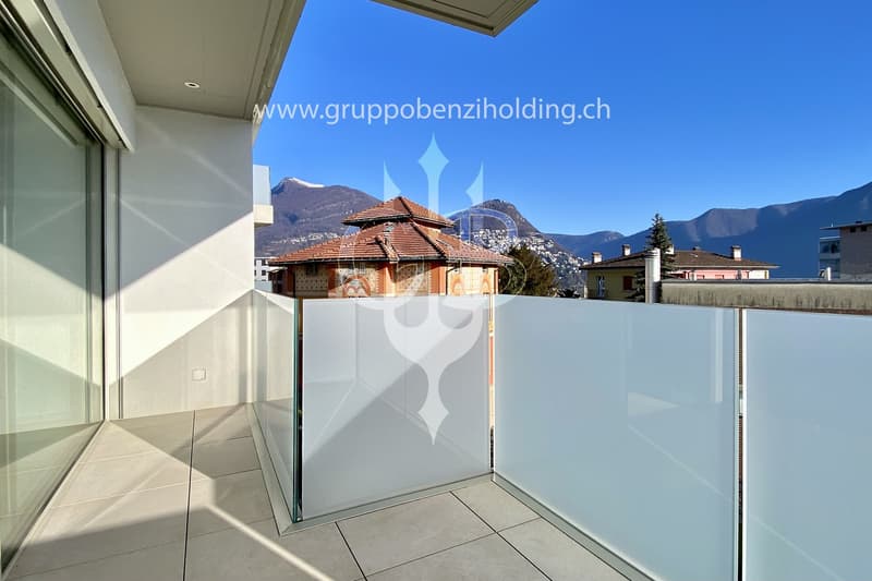 Glass fencing, tiled floor, mountain view, glass windows