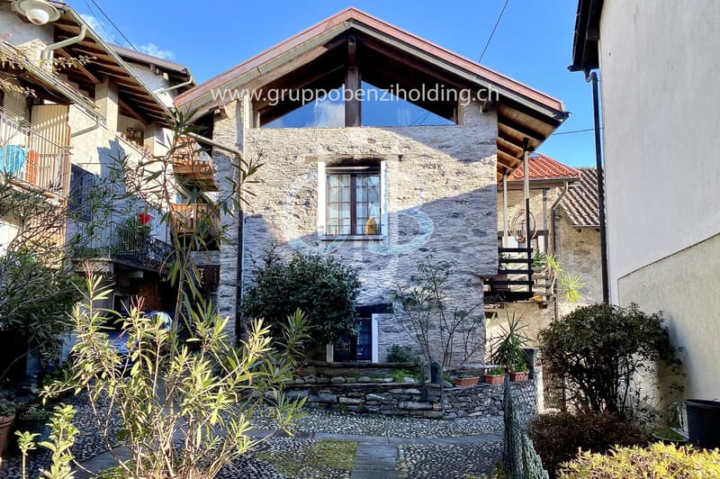 Bright charming house in Gordola in residential area. (3)