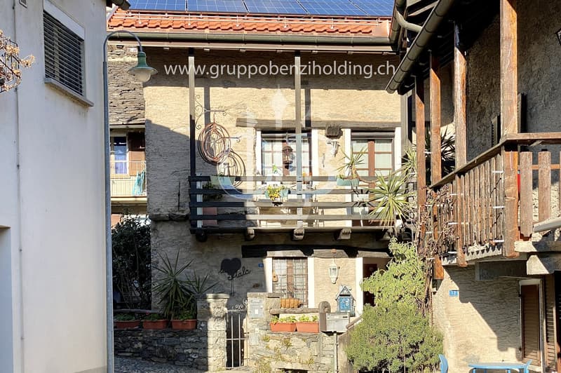 Bright charming house in Gordola in residential area. (2)
